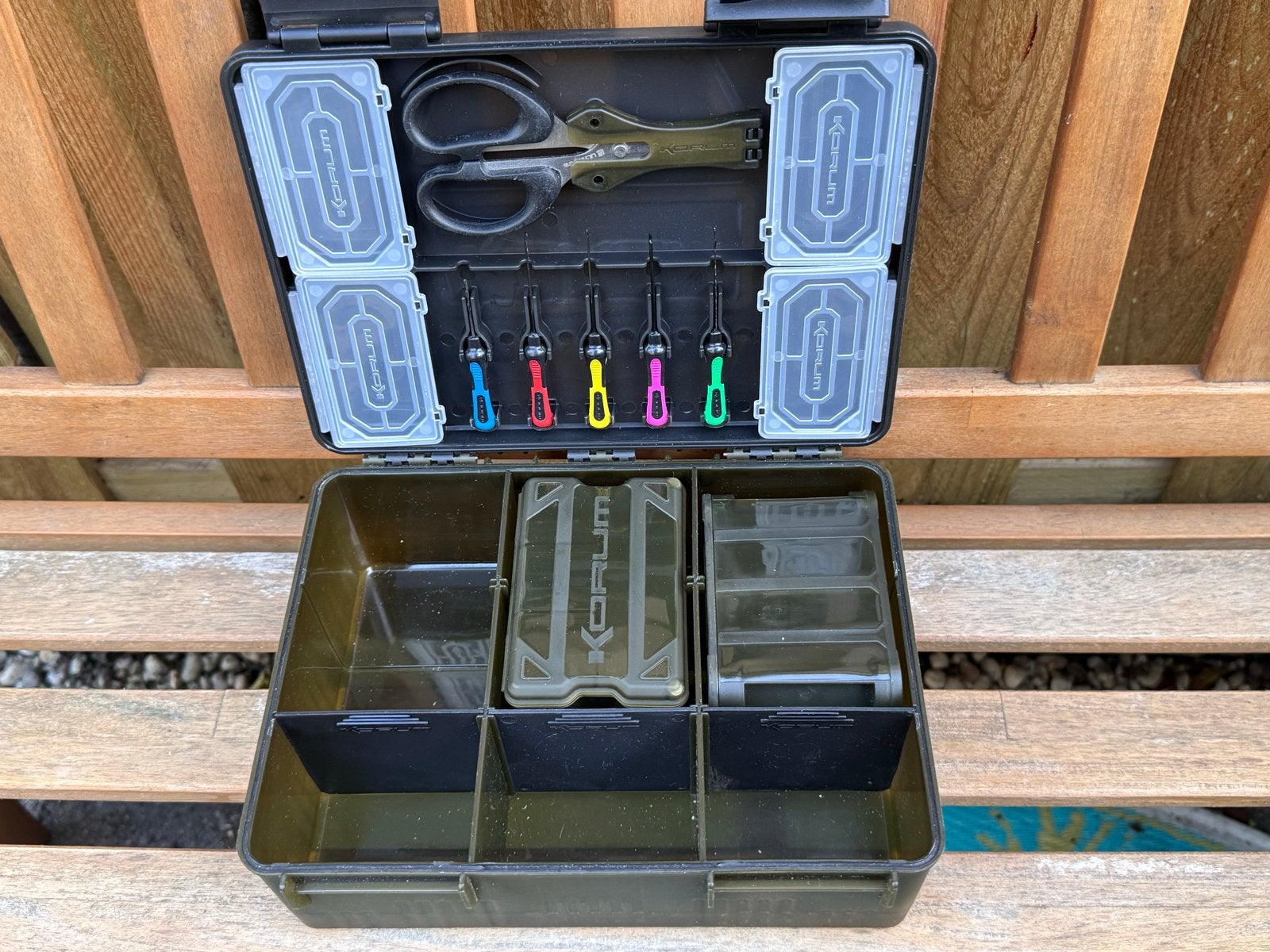 Korum Tackle Box fully loaded, Watersport en Boten, Ophalen, Zo goed als nieuw