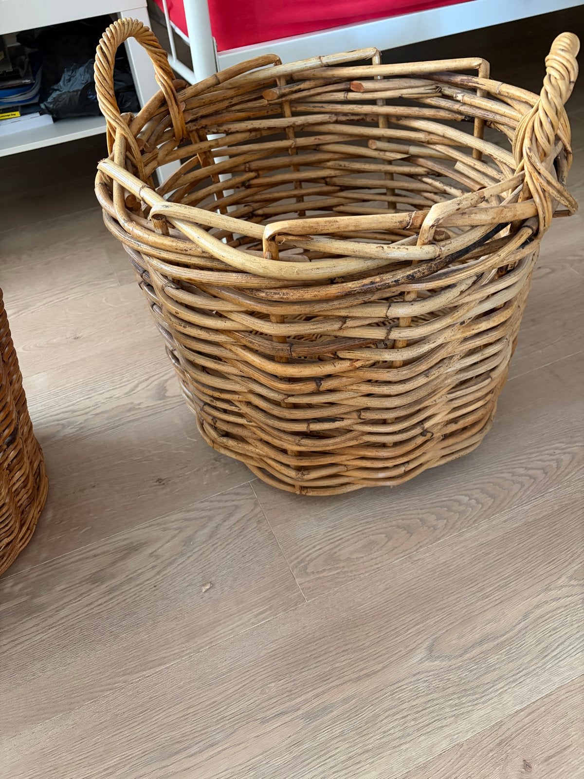 Grote rieten mand met handvatten, Ophalen, Gebruikt, Landelijk, Natuurlijk materiaal