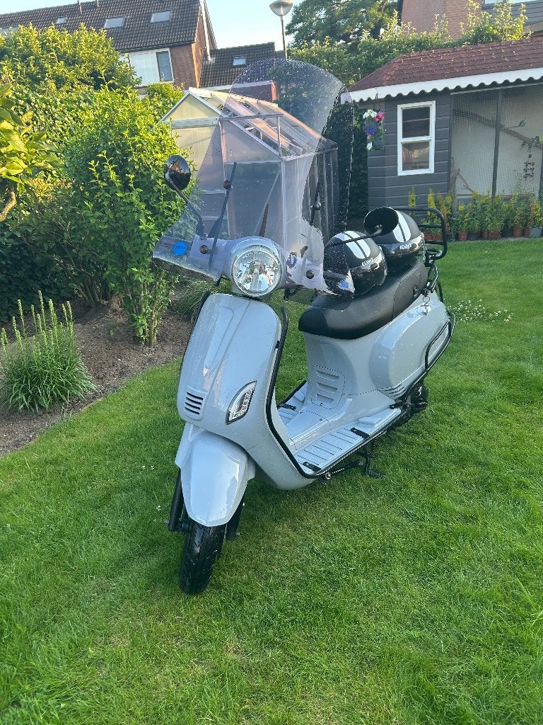BTC RIVA met 2 helmen bieden vanaf €750,-, Gebruikt, Benzine, Ophalen, Overige merken