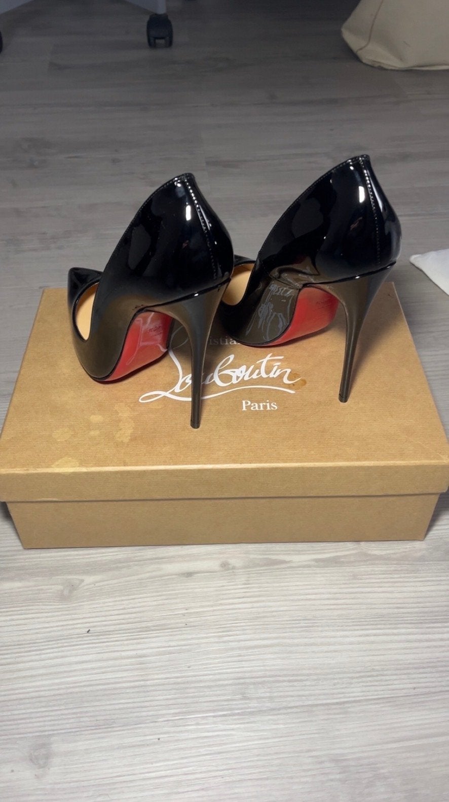 Christian Louboutin hakken, Kleding | Dames, Schoenen, Ophalen of Verzenden, Zo goed als nieuw, Zwart, Schoenen met hoge hakken