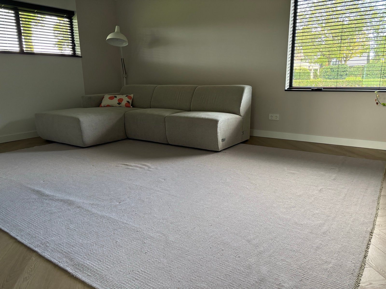 Groot lila wollen vloerkleed 300x400 cm - Zo goed als nieuw, Huis en Inrichting, Paars, Ophalen of Verzenden, 200 cm of meer, Rechthoekig