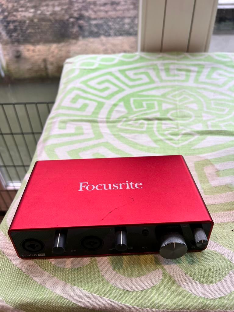 focusrite Scarlett 4[4, Computers en Software, Geluidskaarten, Ophalen of Verzenden, Zo goed als nieuw
