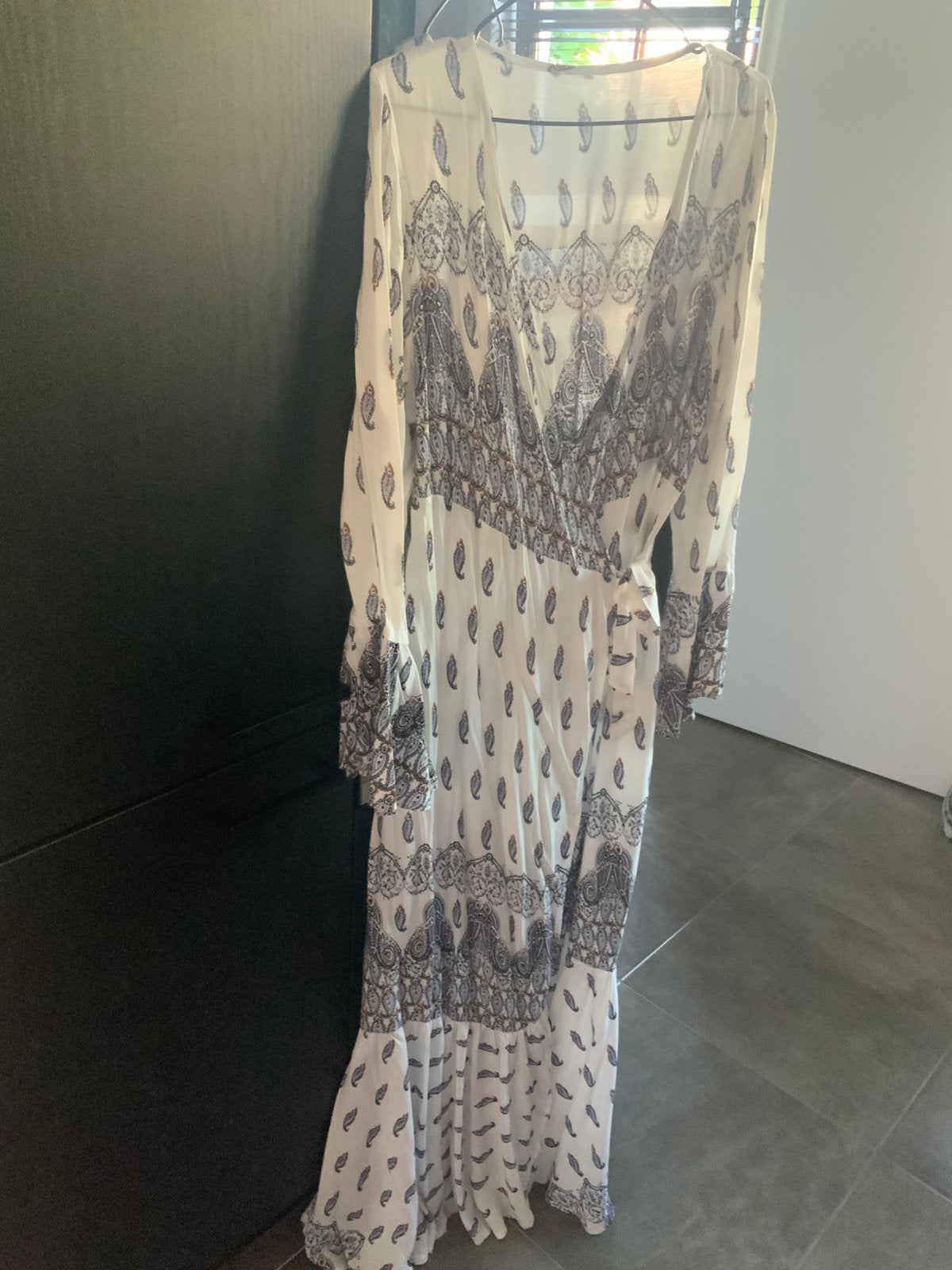 Lange ibiza overslag dress, Kleding | Dames, Jurken, Ophalen of Verzenden, Zo goed als nieuw, Onder de knie