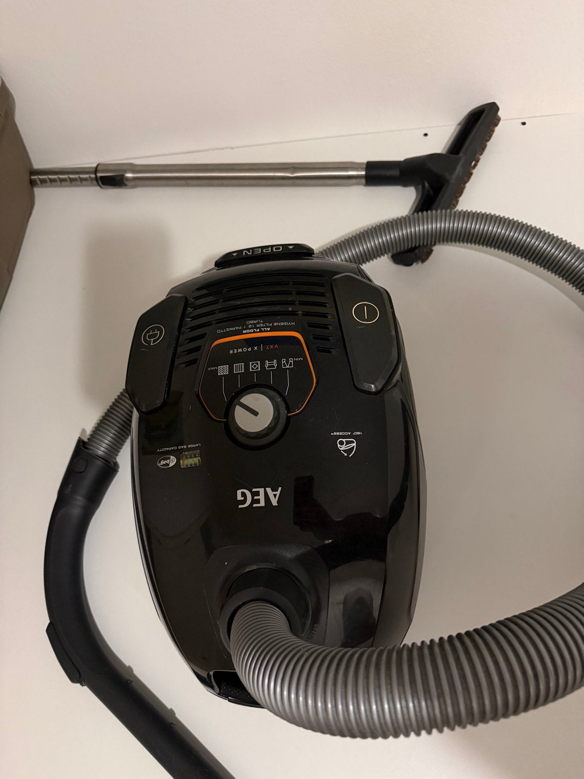 AEG VX7 X Power sledestofzuiger - Krachtig en efficiënt, Gebruikt, 1600 tot 2000 watt, Sledestofzuiger, Regelbare zuigkracht