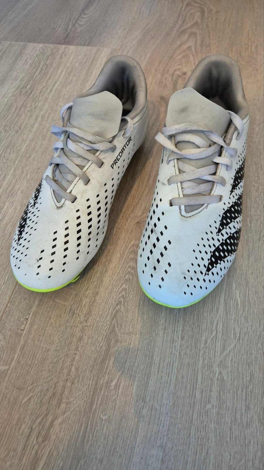 Adidas voetbalschoenen maat 39, Maat XS of kleiner, Ophalen of Verzenden, Zo goed als nieuw, Schoenen