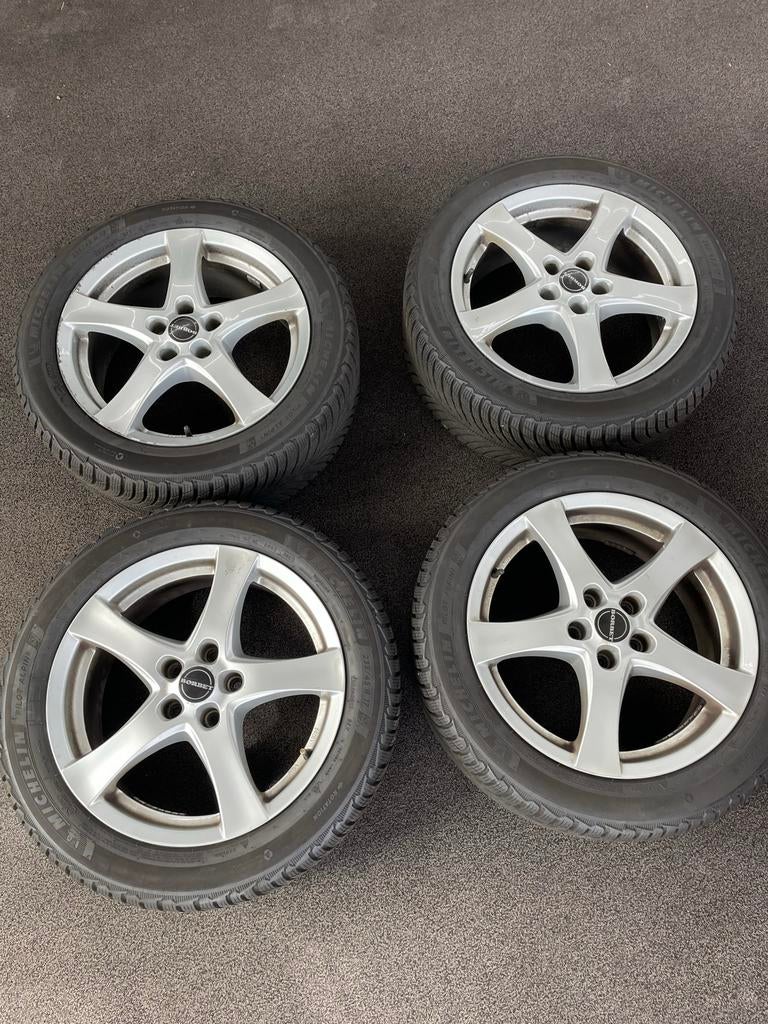 Borbet velgen met Michelin winterbanden 235/45 R17, Ophalen, Gebruikt