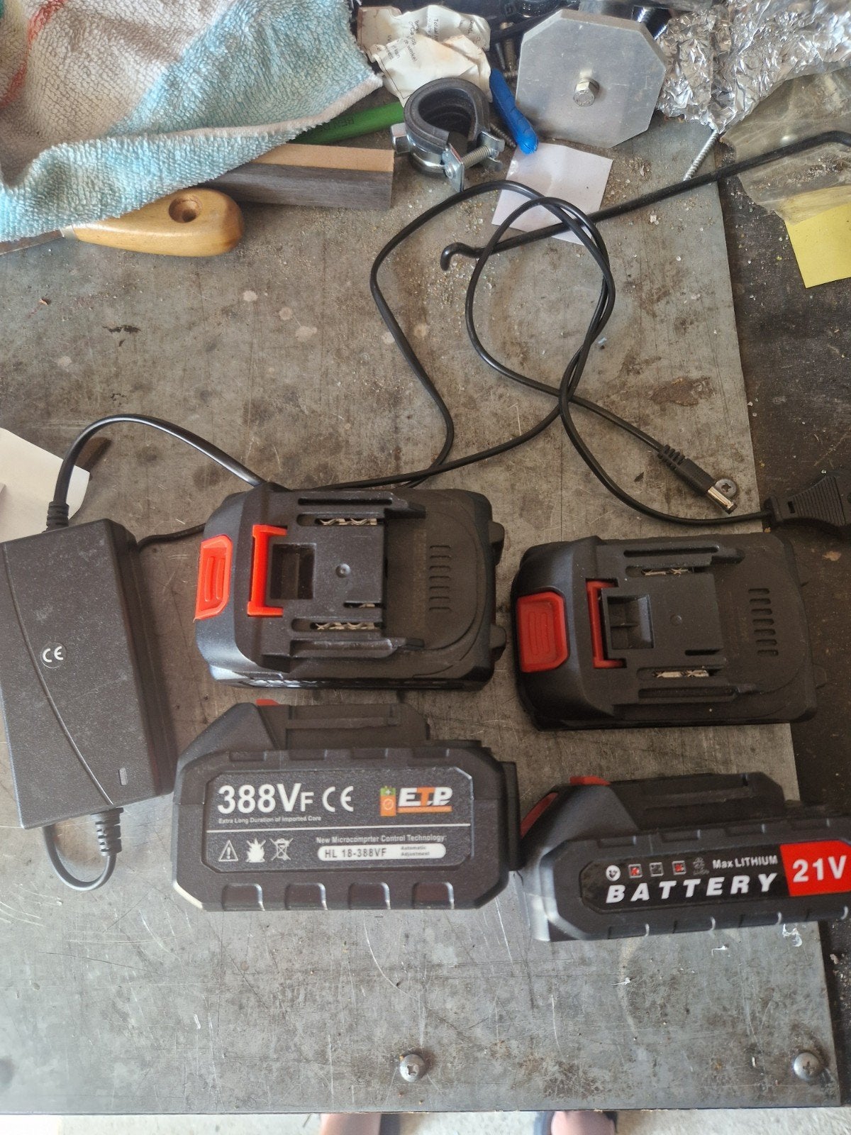 21V Accu's en Oplader - Zo goed als nieuw, Ophalen of Verzenden, Zo goed als nieuw, Overige merken, Overige typen