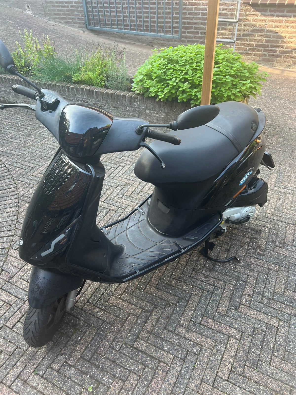 Piaggio zip 4t 50cc, Fietsen en Brommers, Ophalen, Zo goed als nieuw, Benzine, Zip