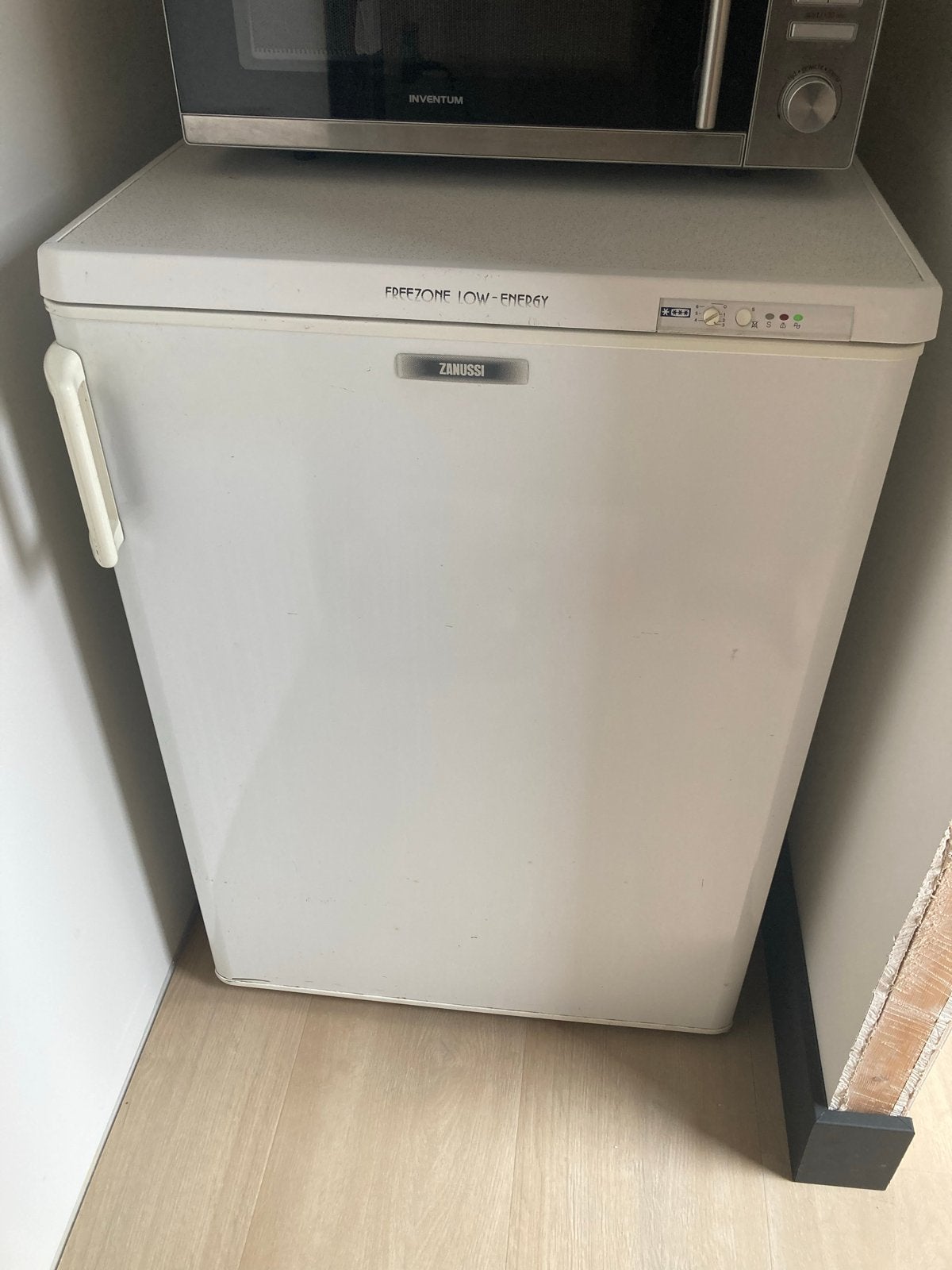 Zanussi vriezer - Compact en energiezuinig, Witgoed en Apparatuur, Vriezers en Diepvrieskisten, Gebruikt, Minder dan 60 cm, Vrijstaand