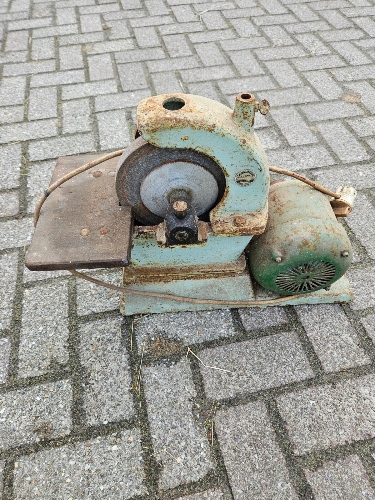 Ouderwetse slijpmachine., Ophalen, Gebruikt, Minder dan 700 watt, Werkbankslijpmachine