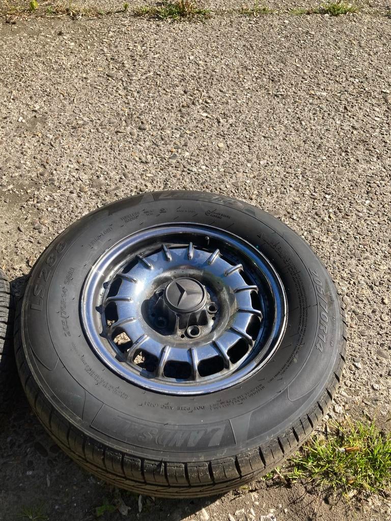 Mercedes-Benz W123 14 “Kroonkurk velgen met banden 205/70R14, Ophalen, 14 inch, Gebruikt, Banden en Velgen