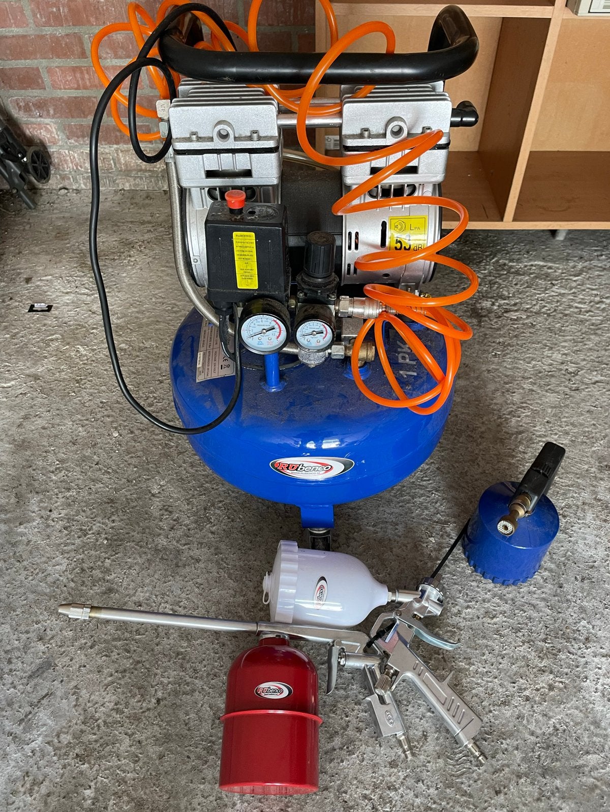 Rubenco/HBM 16L Stille Compressor + Complete Verfspuitset, Ophalen, Gebruikt, 6 tot 10 bar, Minder dan 200 liter/min