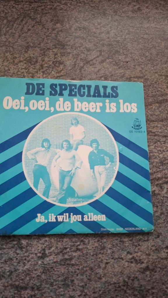 De Specials - Oei, oei, de beer is los, Fotohoes, Ophalen of Verzenden, Gebruikt, Nederlandstalig