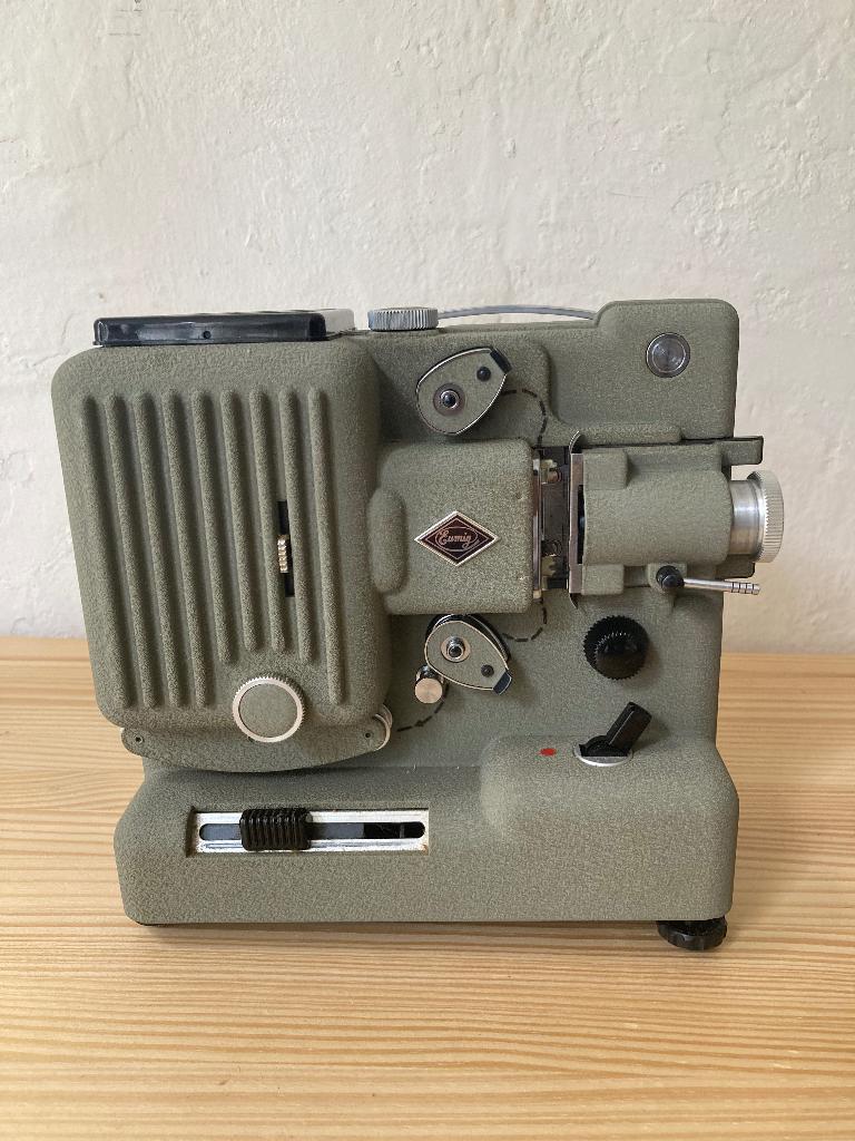Eumig Imperial p8 8mm film projector, Verzamelen, Fotografica en Filmapparatuur, Ophalen, 1940 tot 1960, Projector