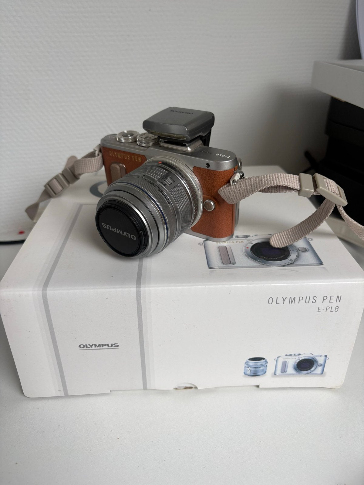 Olympus PEN E-PL8 Systeemcamera met lens, Audio, Tv en Foto, Fotocamera's Digitaal, Kantelbaar/draaibaar scherm, Ophalen of Verzenden