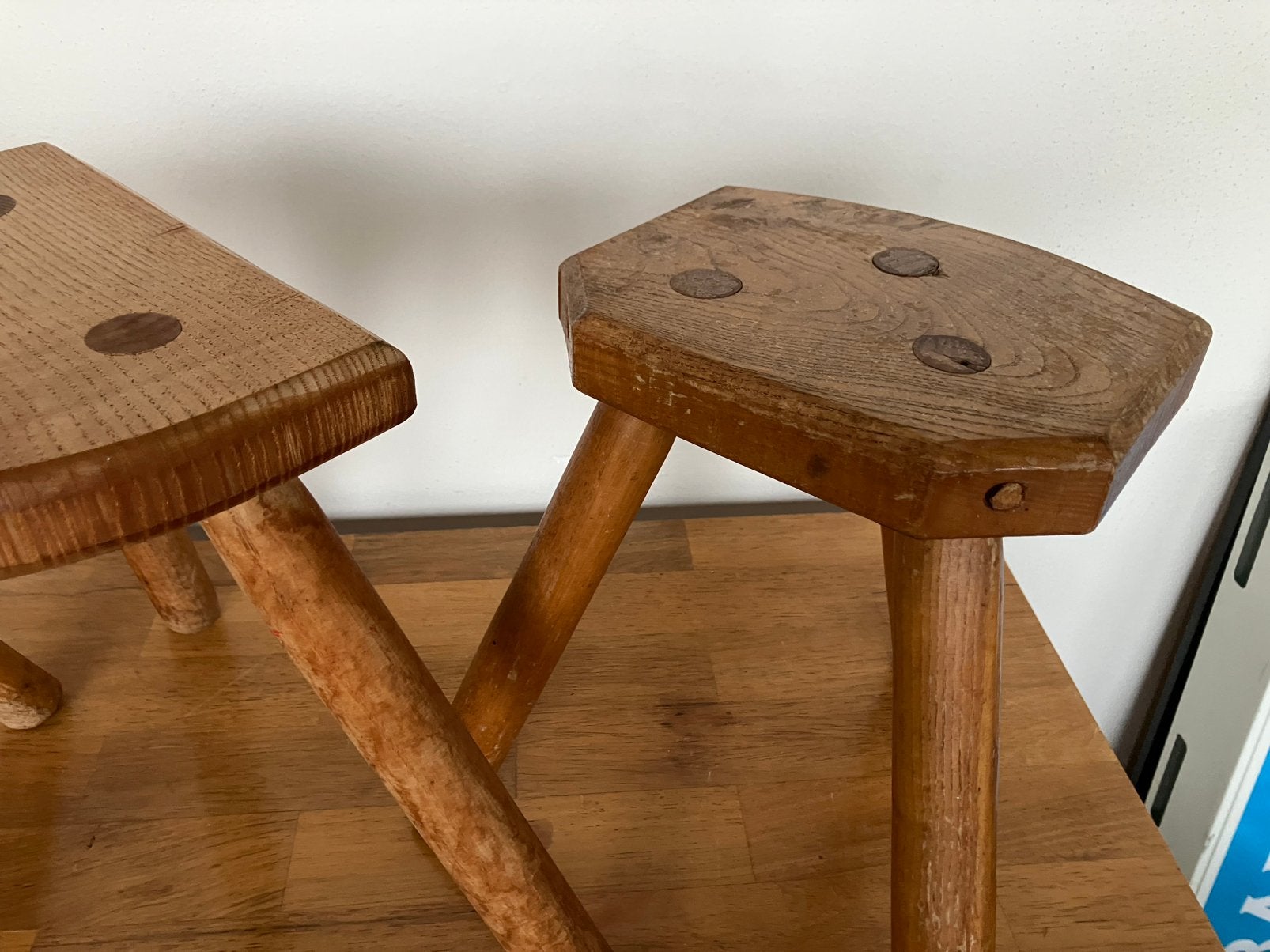 3 vintage houten krukjes. Stevig !!, Ophalen of Verzenden, Zo goed als nieuw, Hout