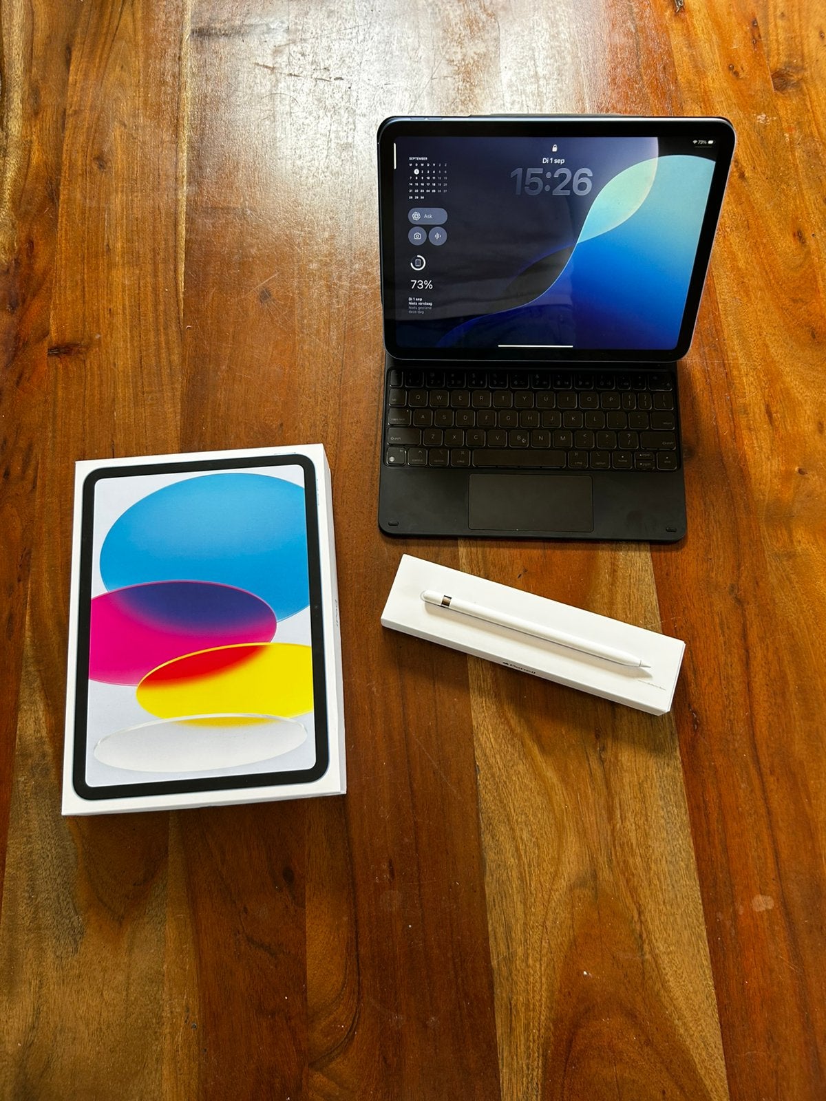 iPad 10e generatie 64GB Blauw + Apple Pencil + ESR Keyboard, Computers en Software, Apple iPads, 11 inch, Ophalen of Verzenden