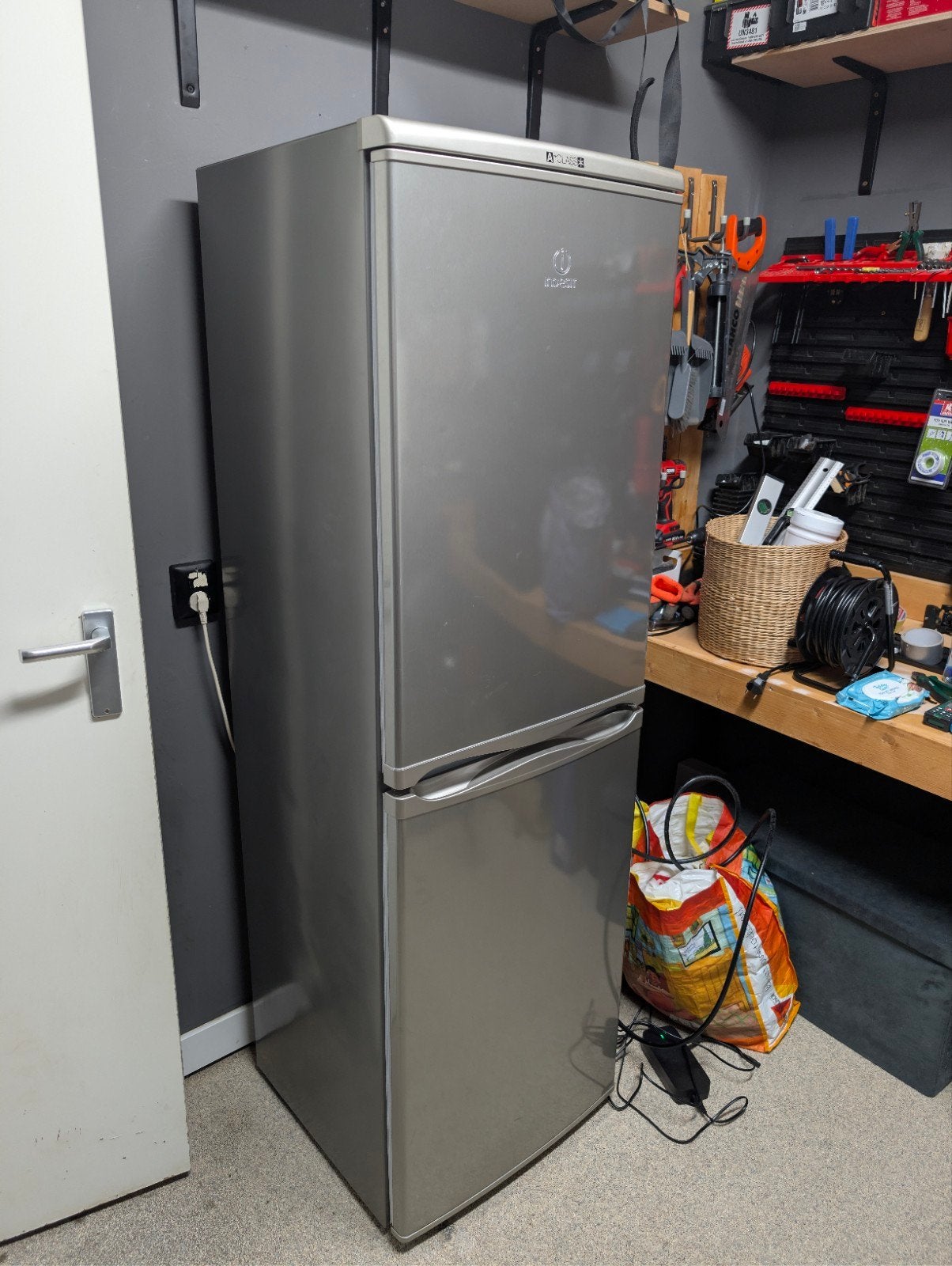 Indesit CAA 55 NX Koel-vriescombinatie - 234L - Zilver, Ophalen, Gebruikt, 200 liter of meer, Met aparte vriezer