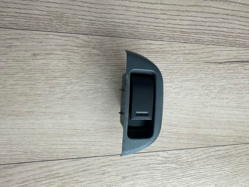 Elektrisch Raam Schakelaar van C1 Peugeot 107 of Toyota Aygo, Auto-onderdelen, Ruiten en Toebehoren, Ophalen of Verzenden, Toyota