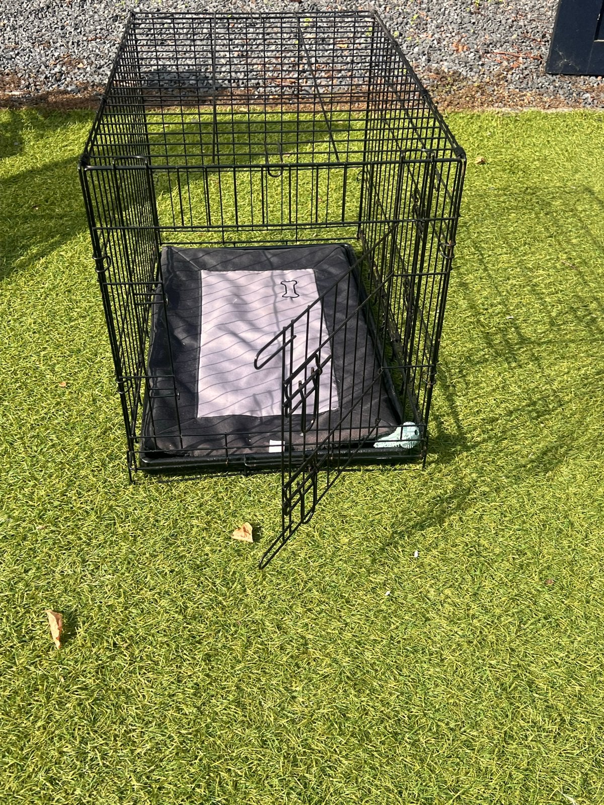 Hele nette zwarte hondenbench diep 76 breed 48 hoog 55 cm, Ophalen, Zo goed als nieuw