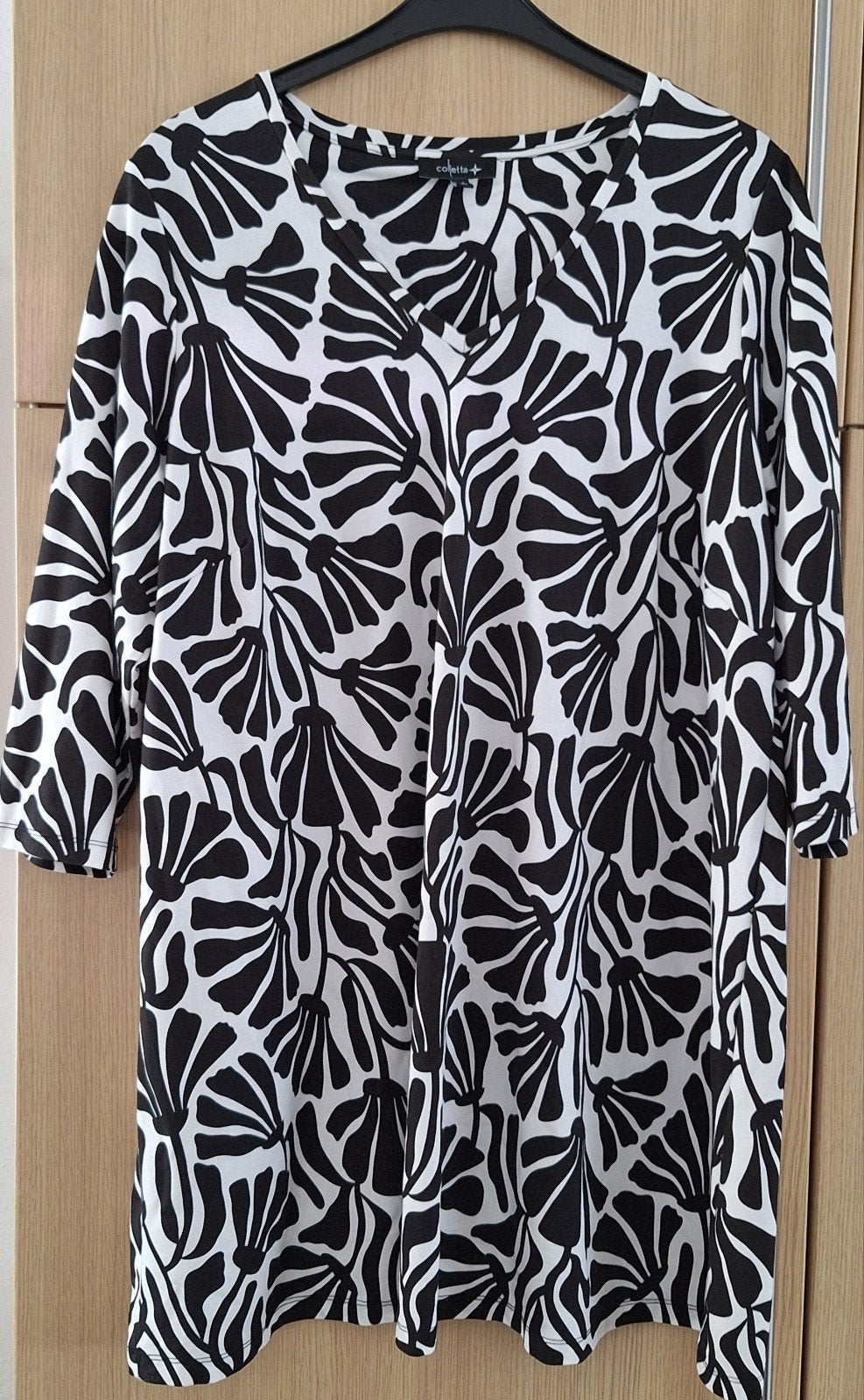 Colletta tuniek/jurk zwart-wit bloemenprint maat L, Colletta, Meerkleurig, Maat 46/48 (XL) of groter, Ophalen of Verzenden