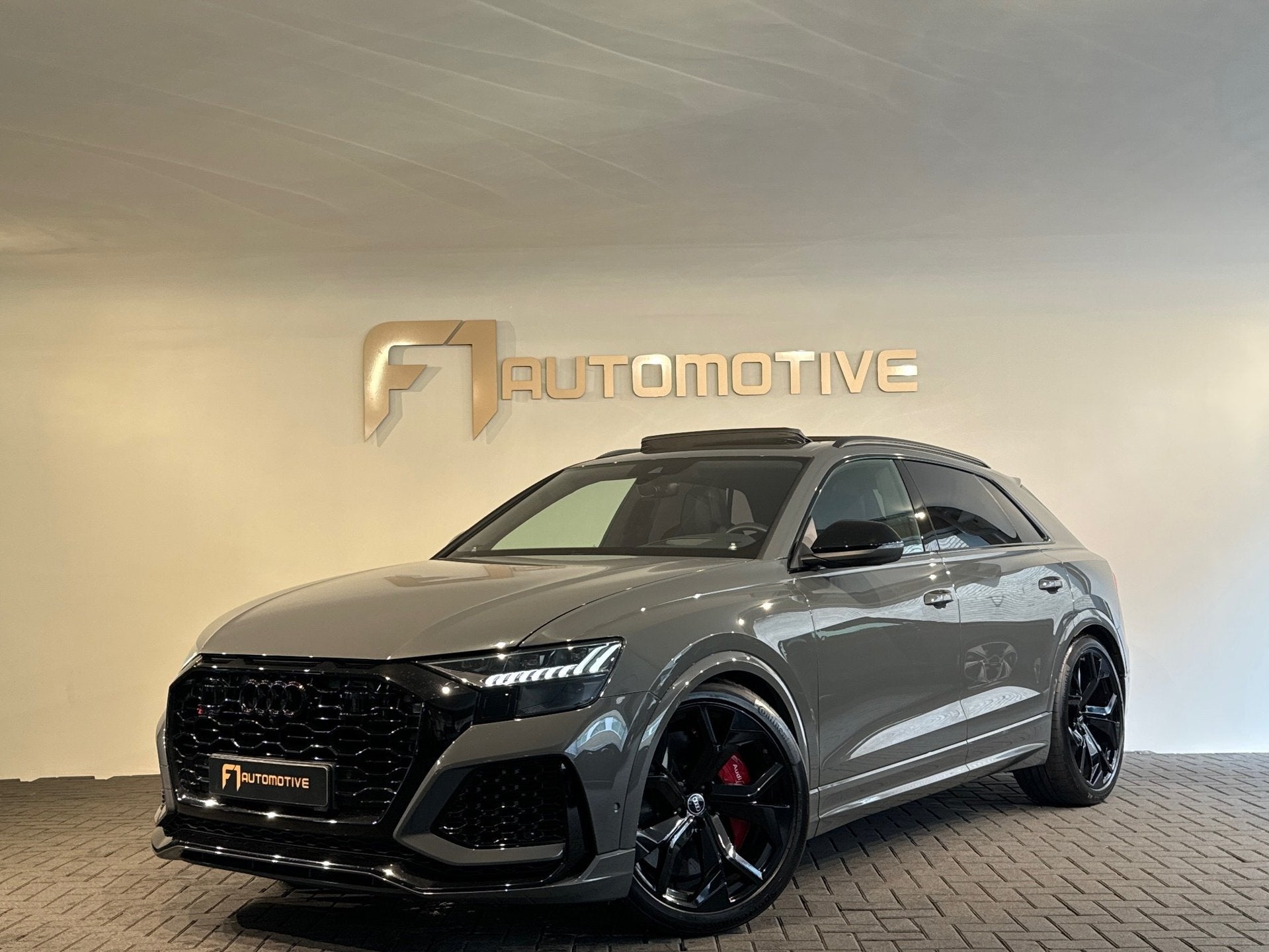 Audi RSQ8 4.0 TFSI quattro Pano|Ceramic|HuD|B&O 3D|Trekhaak, Auto's, Adaptive Cruise Control, Gebruikt, 600 pk, Leder