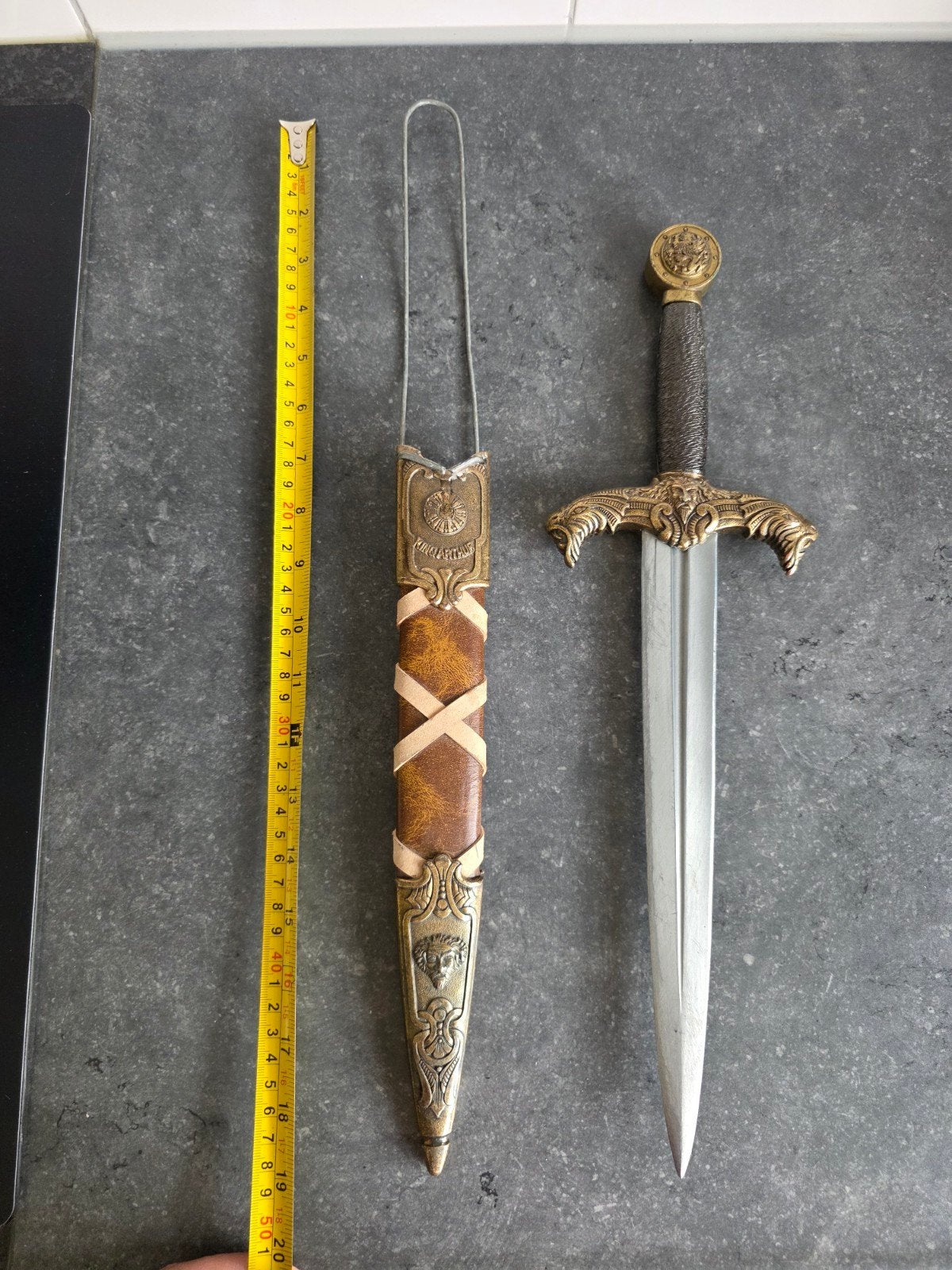 Decoratief zwaard met schede - fantasy/middeleeuws, Verzamelen, Ophalen of Verzenden, Gebruikt