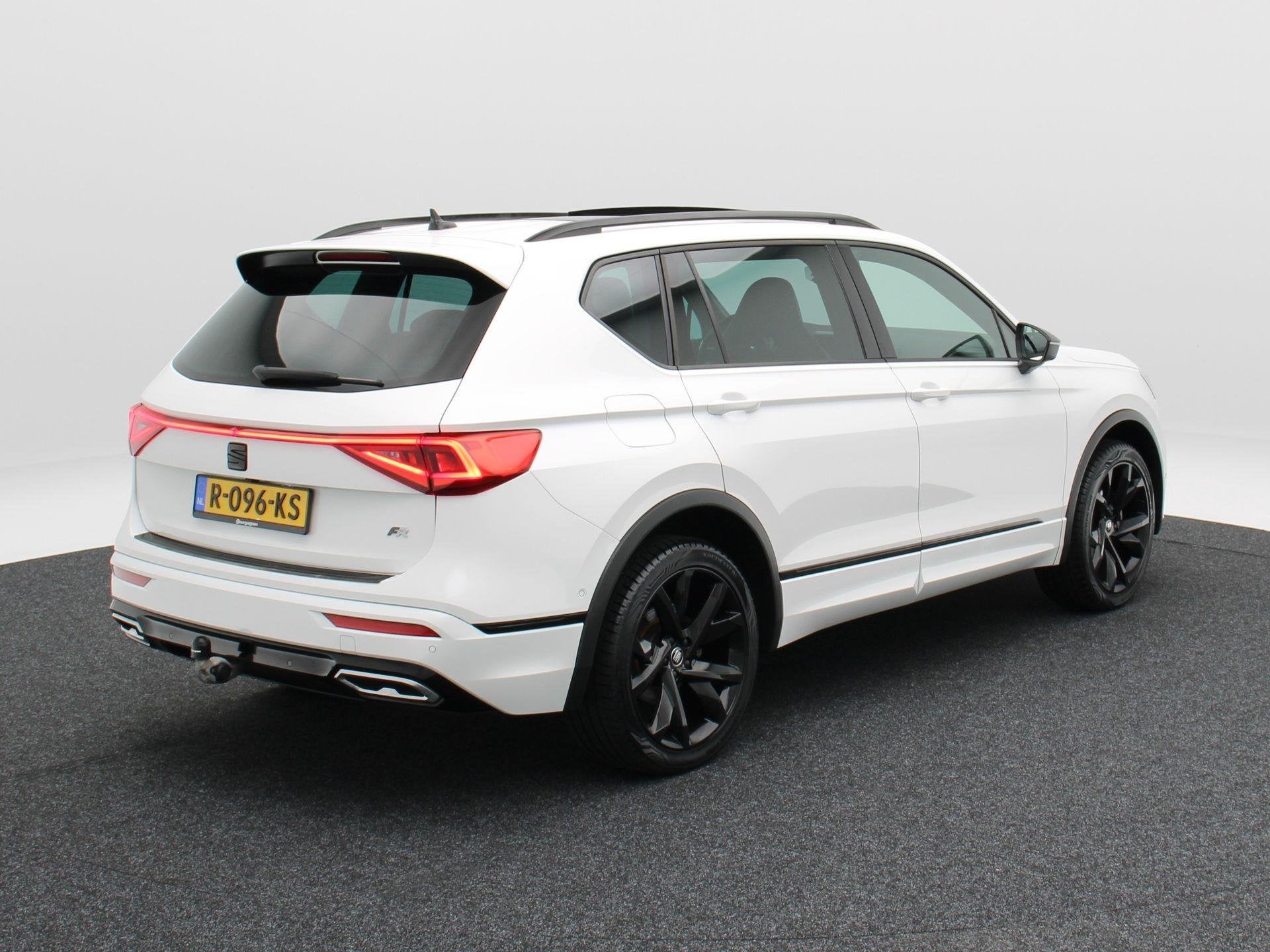 SEAT Tarraco 1.5 TSi 150 Pk Automaat FR Business Intense 7-P, Auto's, Dealer onderhouden, 4 cilinders, 150 pk, Wit