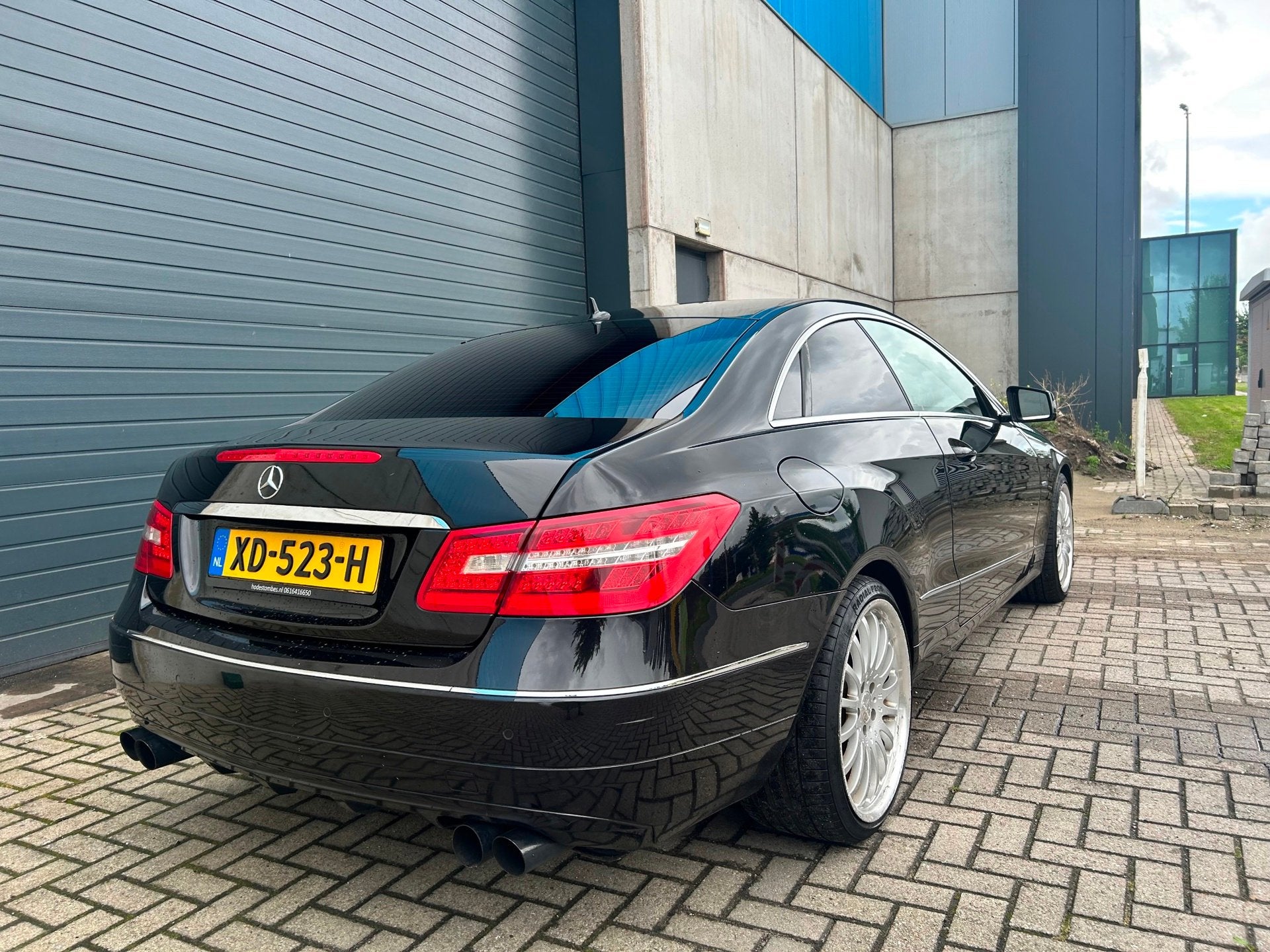 Mercedes-Benz E-klasse Coupé 200 CGI Elegance AUT NAVI, Auto's, Achterwielaandrijving, 4 cilinders, 4 stoelen, Zwart