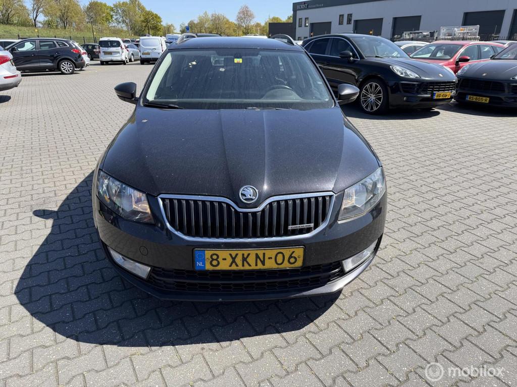 Skoda Octavia Combi 1.6 TDI Greenline navi 6 versnelling, Auto's, Skoda, Bedrijf, Te koop, Octavia, ABS, Airbags, Airconditioning