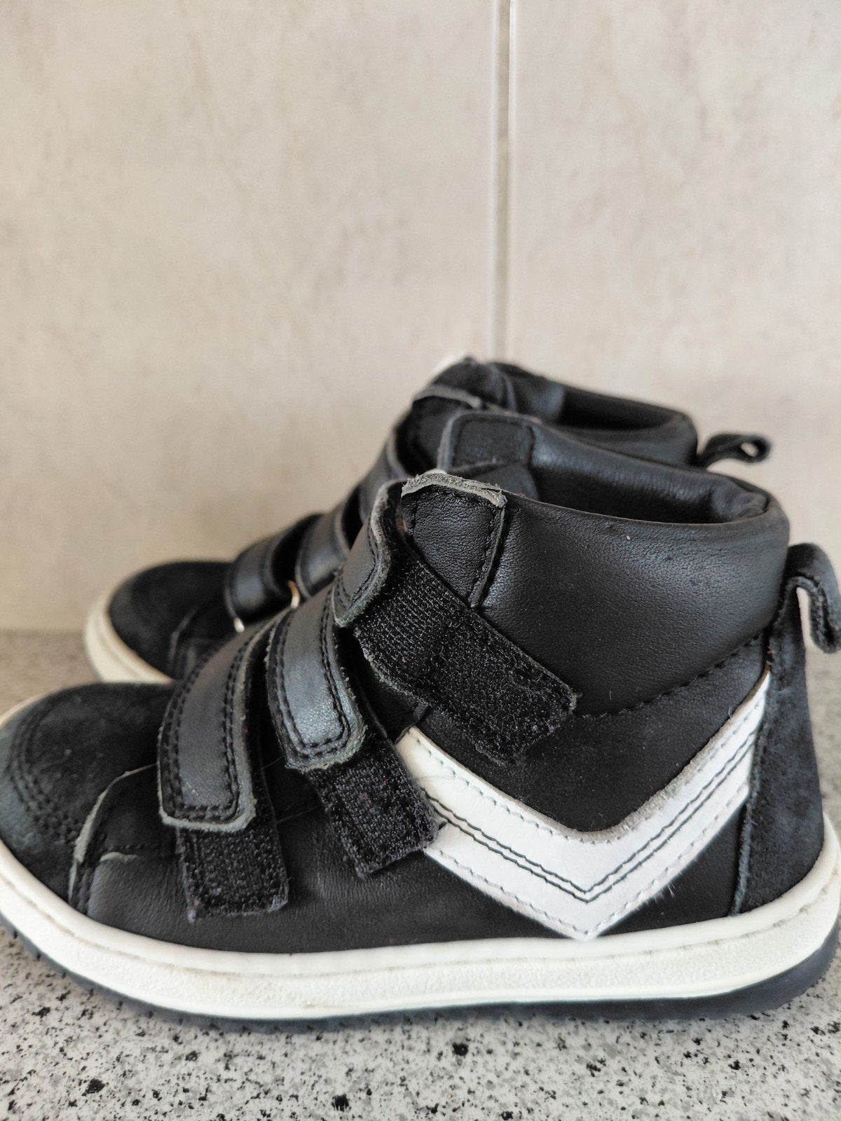 Hummel Stadil halfhoge sneakers - Zwart, Gebruikt, Jongen of Meisje, Schoenen, Ophalen of Verzenden
