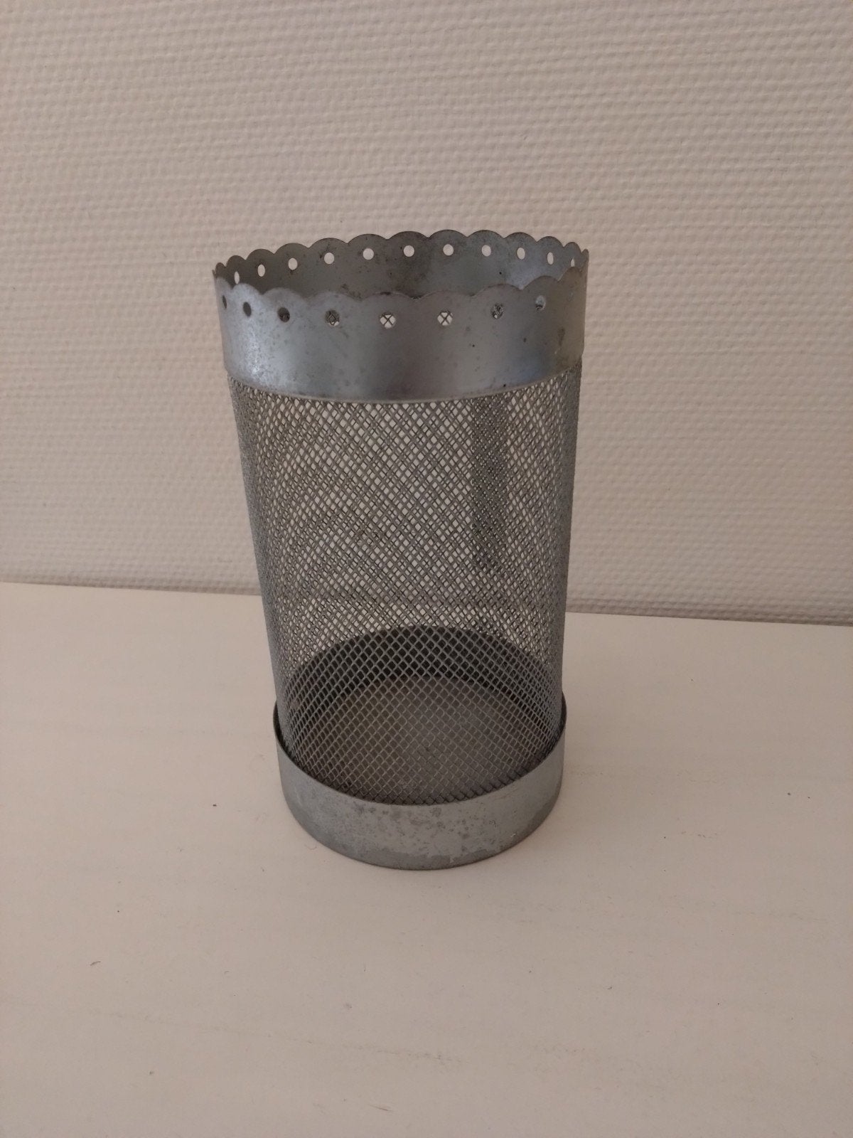 Metalen pennenbakje of iets dergelijks., Ophalen of Verzenden