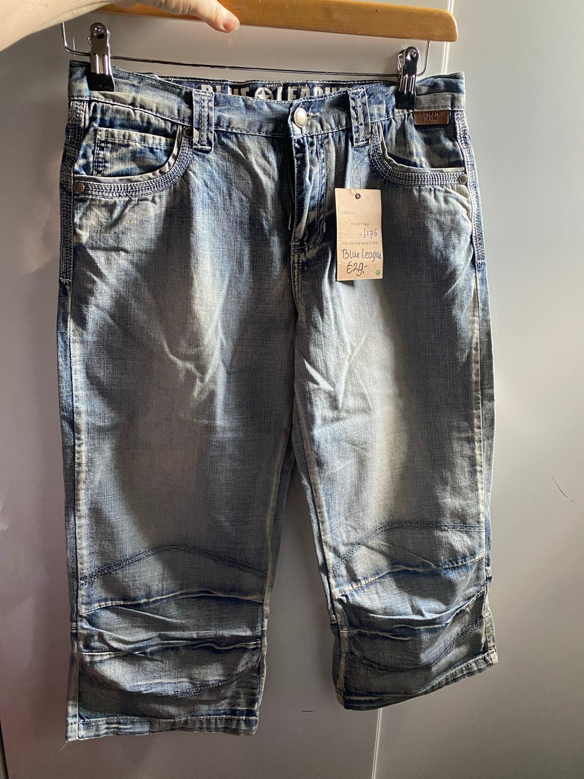Nieuwe Blue League korte spijkerbroek, maat 16/172, Ophalen of Verzenden, Nieuw, Blauw, Overige jeansmaten