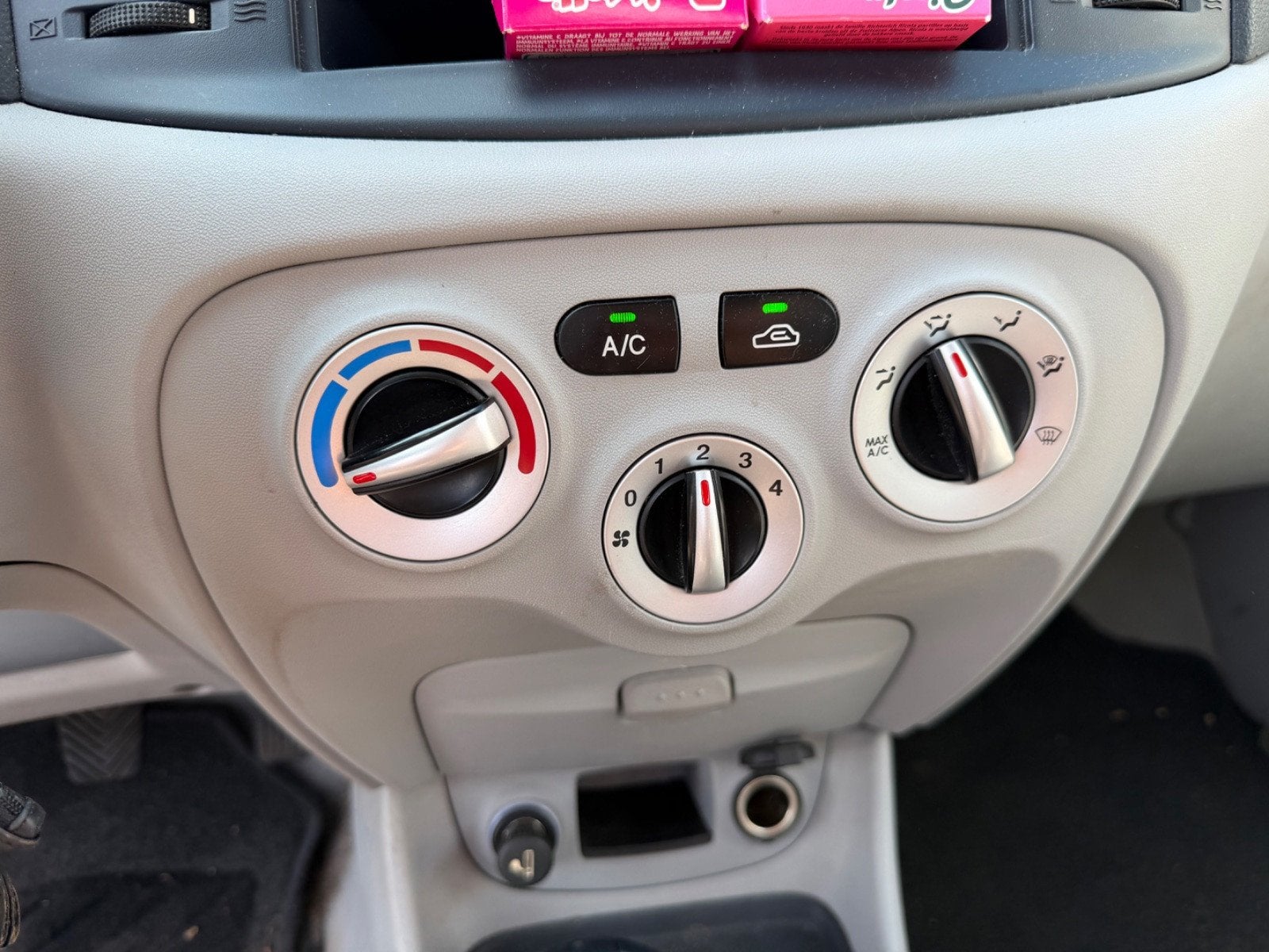 Hyundai Accent € 2849,-1.4i Dynamic Apk 2027 Airco Trekhaa, Auto's, Hyundai, Voorwielaandrijving, 4 cilinders, Origineel Nederlands