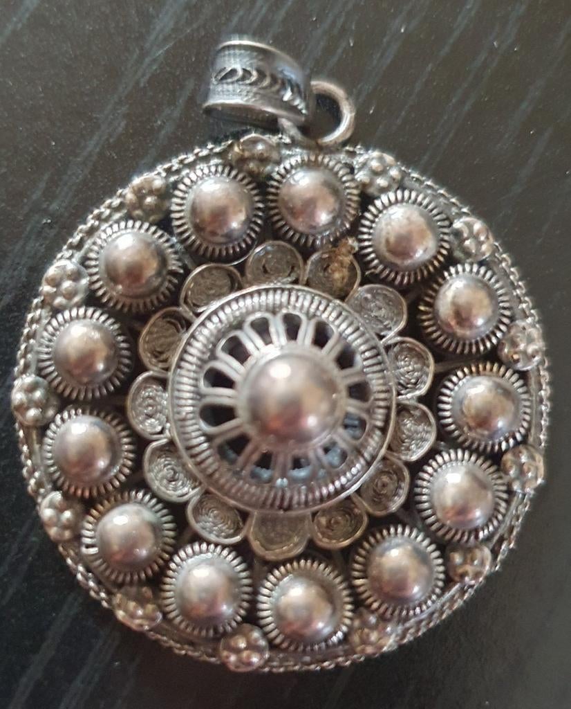 Zilveren Zeeuwse knoop hanger met filigraan, Ophalen of Verzenden, Zilver, Zilver