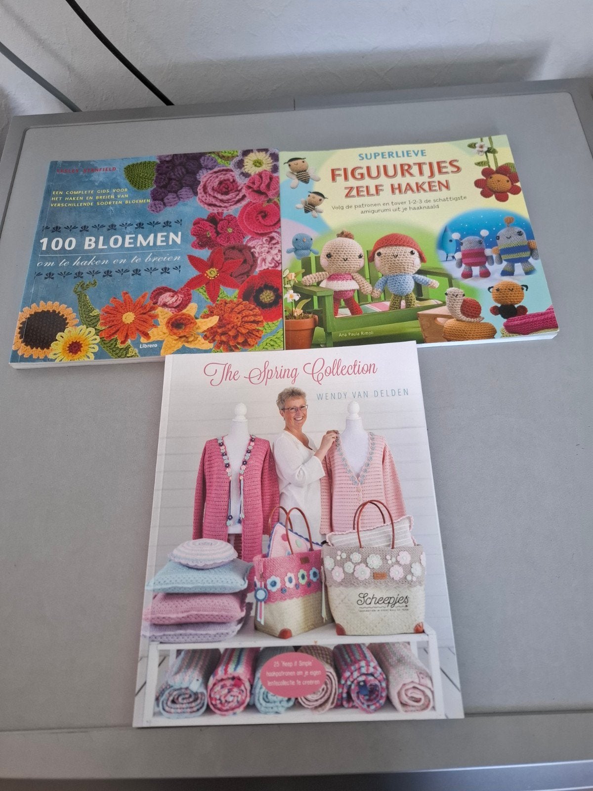 Haakboeken: 100 Bloemen, Figuurtjes & The Spring Collection, Ophalen, Zo goed als nieuw, Breien en Haken, Diverse auteurs, waaronder Wendy van Delden