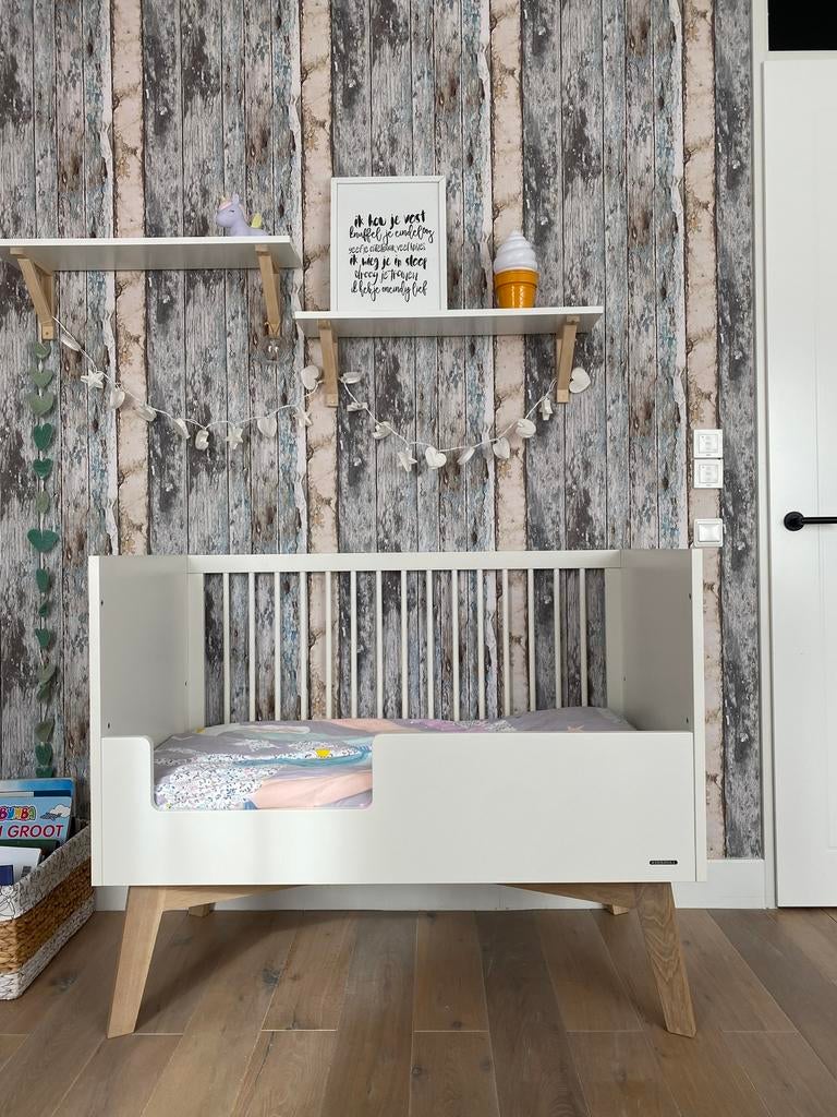 KidsMill Sixties Ledikant en Kast, Kinderen en Baby's, Babywiegjes en Ledikanten, Ophalen, Zo goed als nieuw, Ledikant