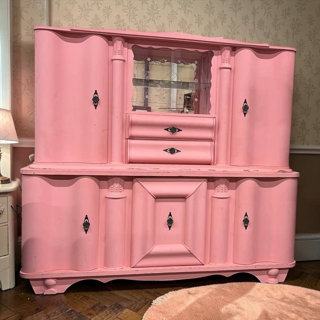 Vintage roze curved  kast / vitrinekast, Kinderen en Baby's, Ophalen, Gebruikt, 50 tot 70 cm, 105 cm of meer