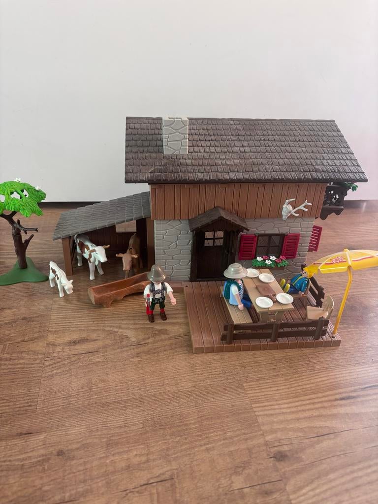 Playmobil Alpenchalet met koeien en figuren, Ophalen, Zo goed als nieuw, Jongen of Meisje