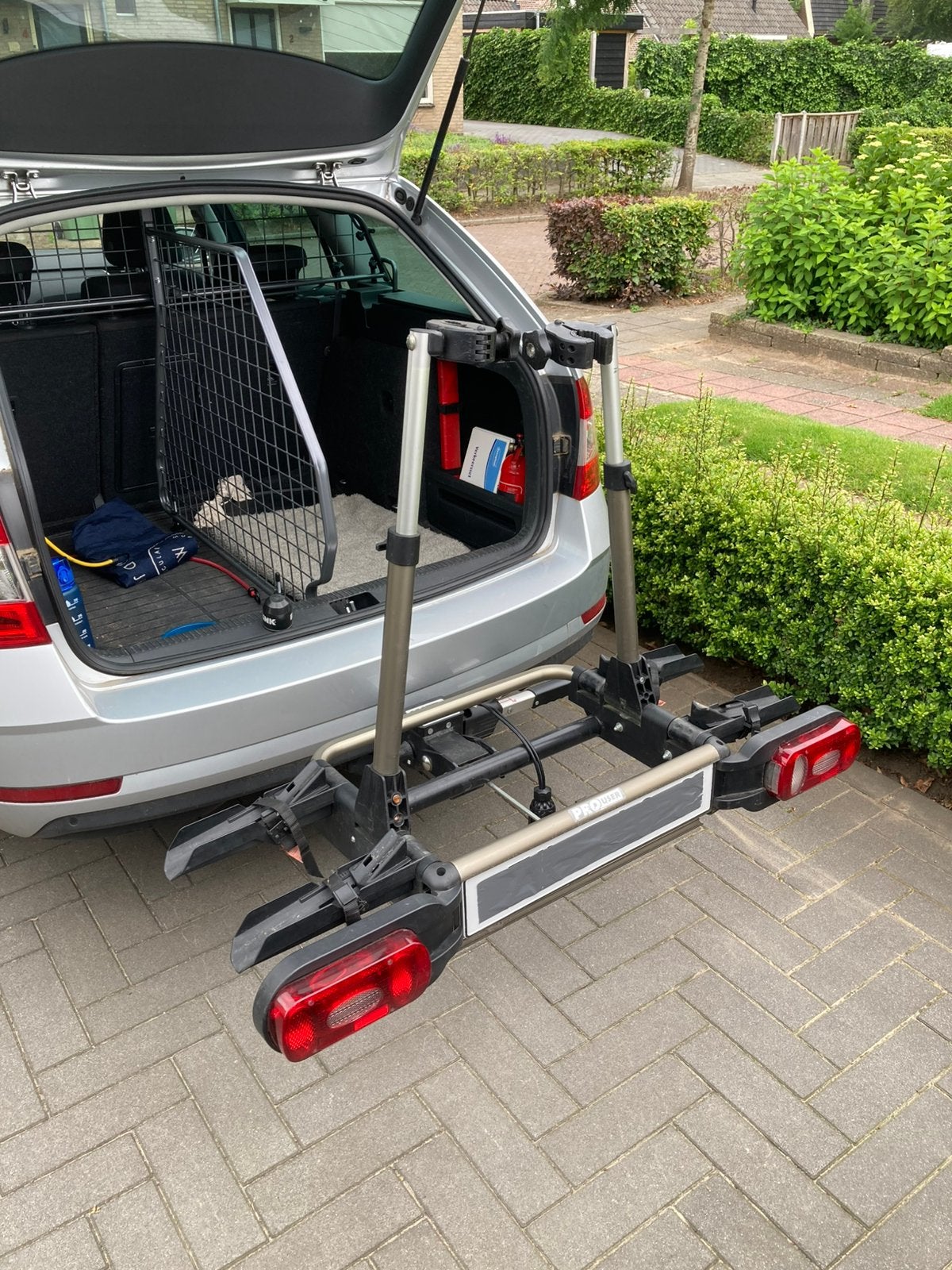 Pro User Compact fietsendrager voor twee fietsen, Ophalen, Zo goed als nieuw, Trekhaakdrager
