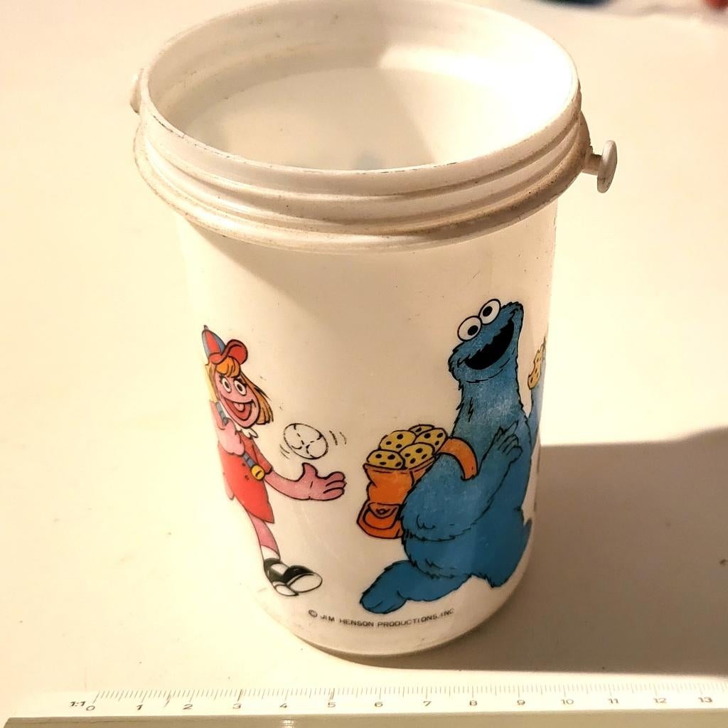 Verzamelen Retro Hard Plastic beker, Sesamstraat. En borden, Ophalen of Verzenden, Mickey Mouse, Servies