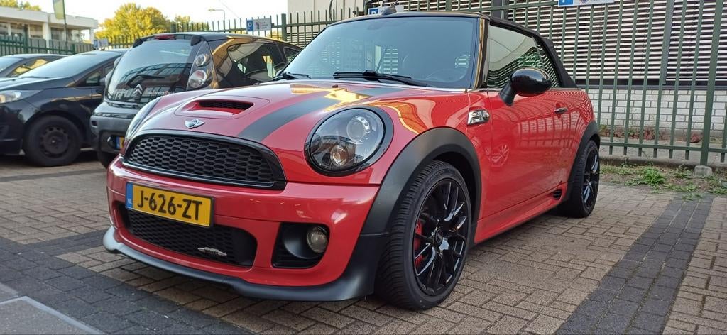 Mini 1.6 John Cooper Works Cabrio 2011 Rood, Voorwielaandrijving, Zwart, 4 cilinders, Cabriolet