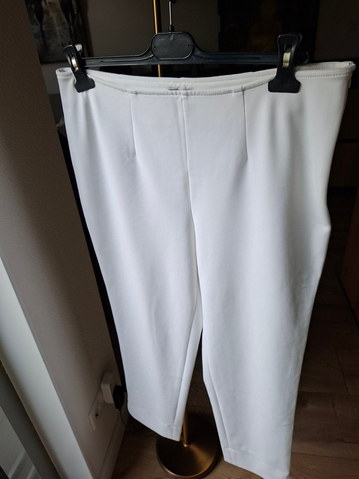 Witte Moq dames pantalon maat 42, Wit, Maat 42/44 (L), Nieuw, Ophalen of Verzenden
