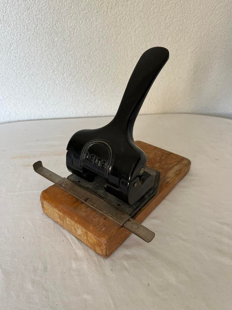 Grote Zware Antieke Zwarte LEITZ Perforator Vintage Zwart, Ophalen of Verzenden