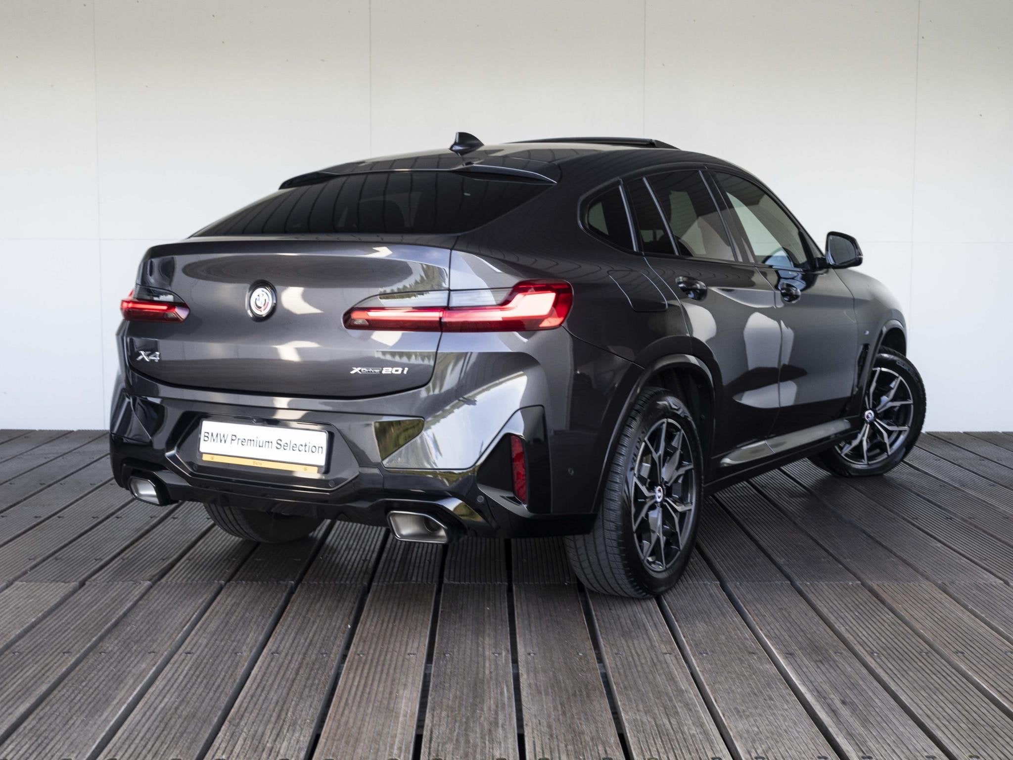 BMW X4 xDrive20i | High Executive | M Sportpakket | Panorama, Auto's, 1998 cc, Gebruikt, 4 cilinders, Automatische klimaatregeling