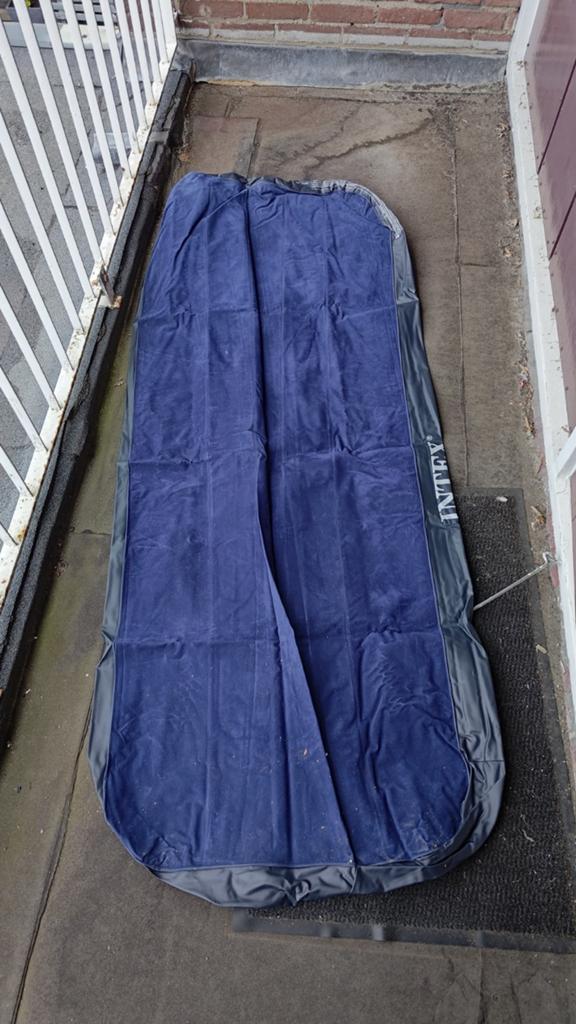Air mattress single, Ophalen of Verzenden, Zo goed als nieuw, 1-persoons
