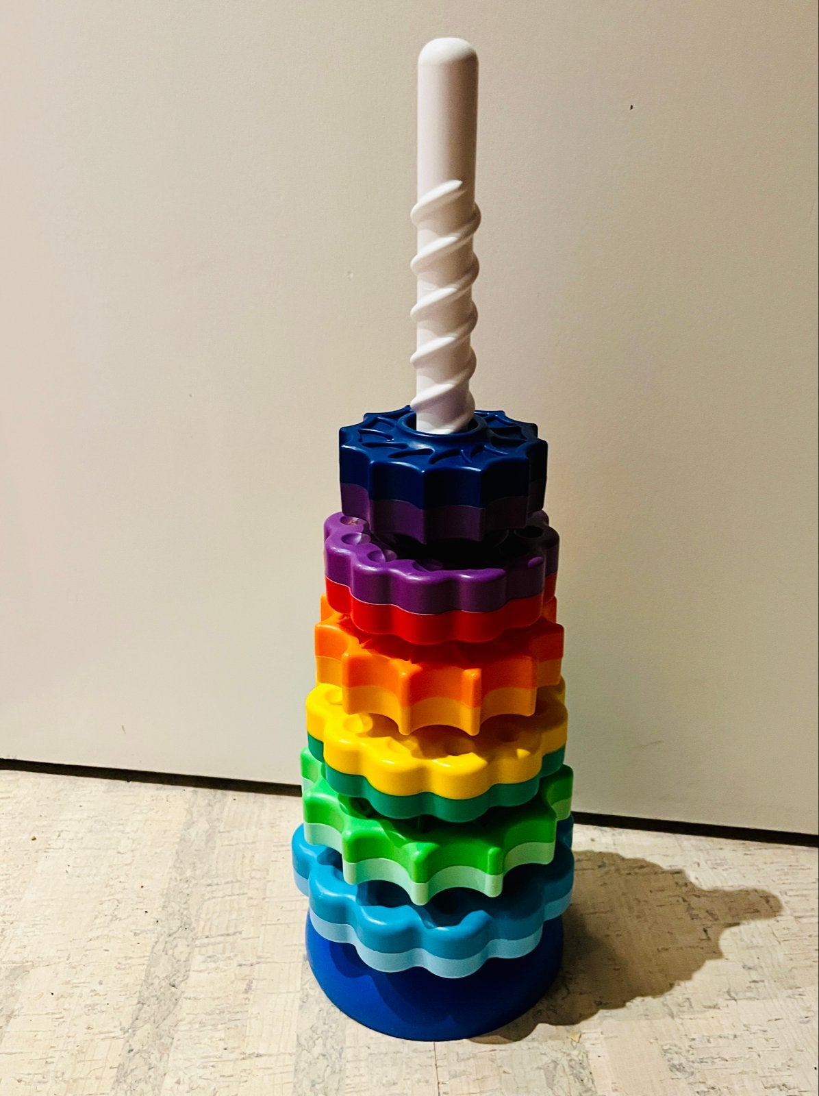Kleurrijke SpinAgain schroefstapeltoren voor dreumes/peuter, Kinderen en Baby's, Ophalen of Verzenden, Zo goed als nieuw, Overige typen