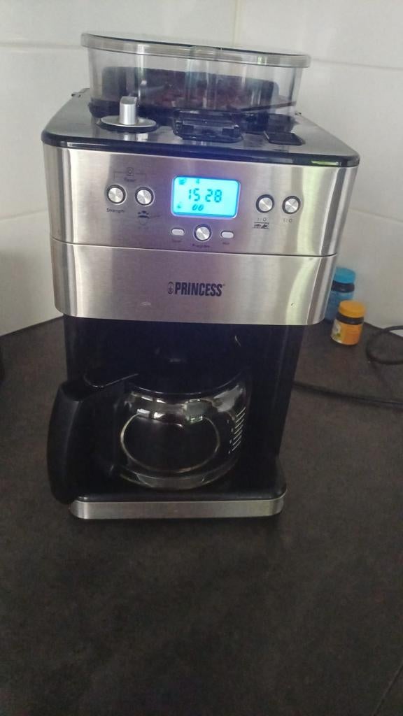 Princess Koffiezetapparaat met ingebouwde bonenmaler, Ophalen, Gebruikt, 10 kopjes of meer, Koffiemachine
