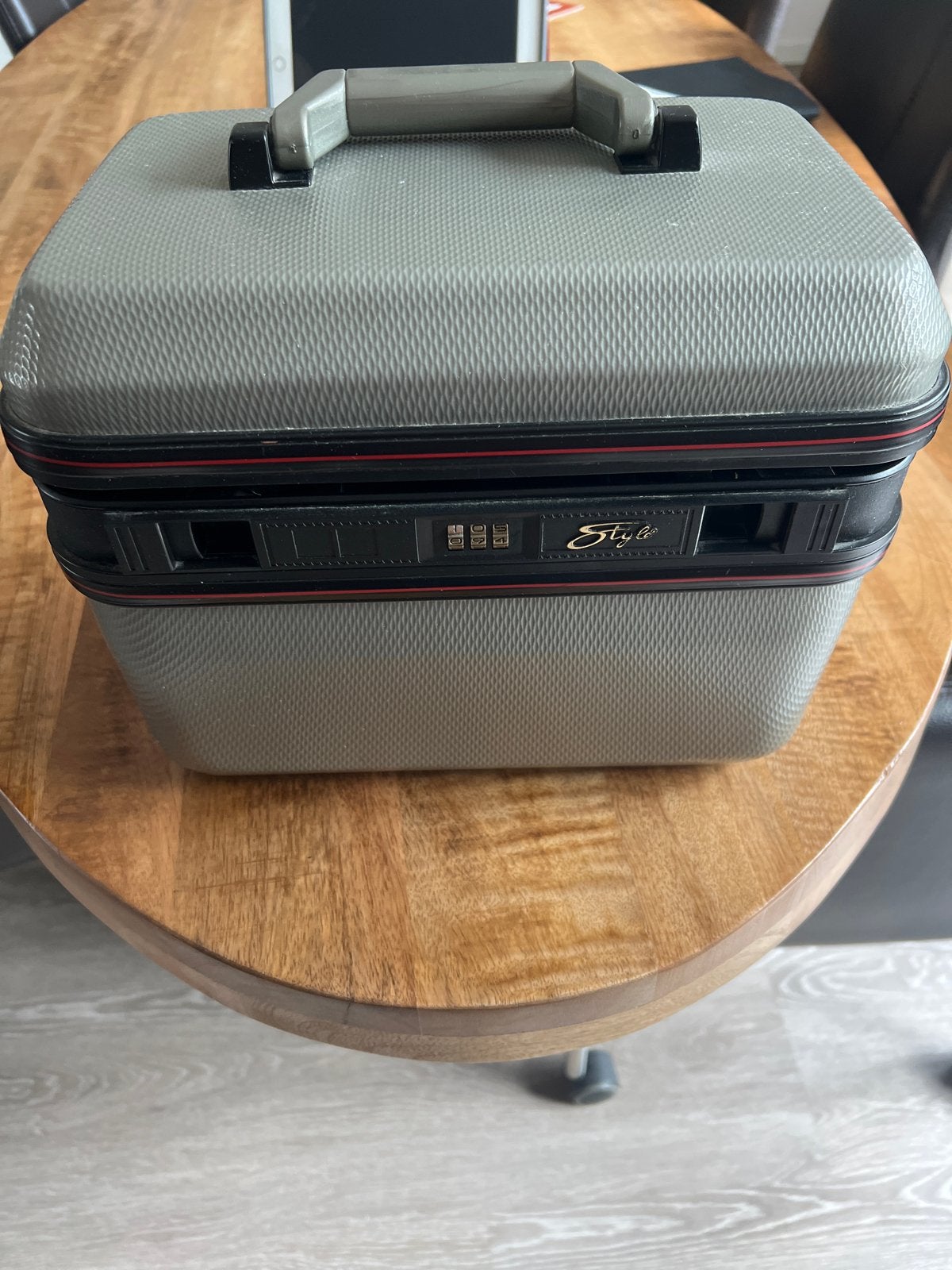 Vintage Beautycase "Style" met cijferslot en spiegel, Gebruikt, Ophalen of Verzenden, Grijs, Met slot
