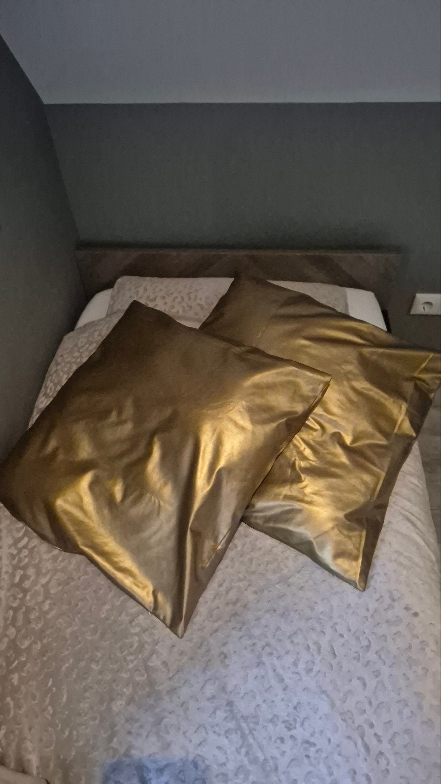Gouden sierkussens 60x60 cm, Ophalen, Vierkant, Zo goed als nieuw, Sierkussen